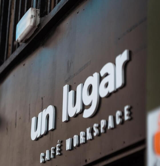 Un Lugar Café Workspace