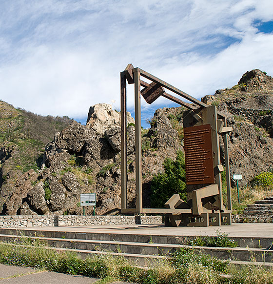 Monumento a los Fallecidos en el Incendio de 1984