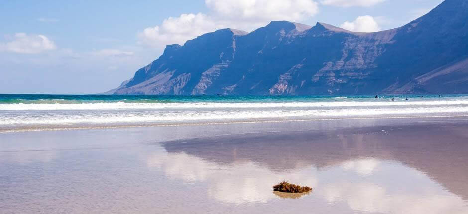 Kitesurf alla spiaggia di Famara Spot per il kitesurf a Lanzarote