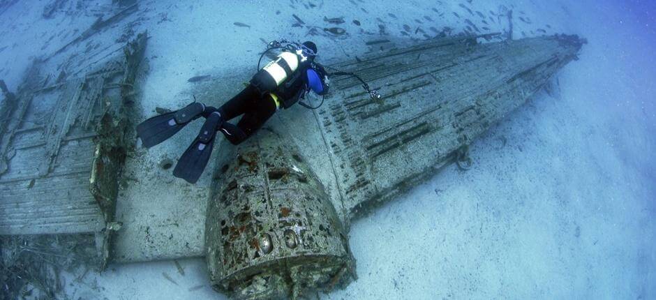 Immergersi al relitto del Douglas DC-3 di Playa de Vargas, a Gran Canaria