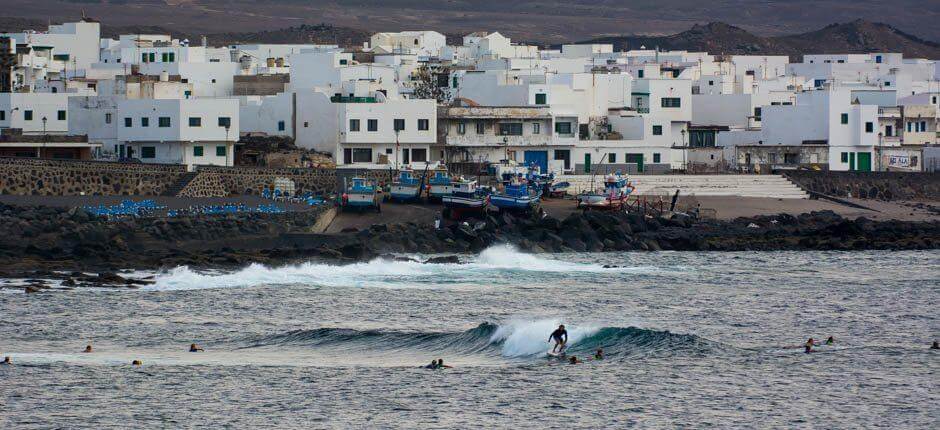 Surf sull’onda sinistra di La Santa Spot per il surf a Lanzarote