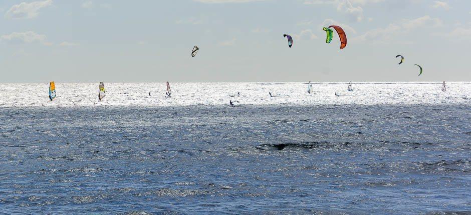 Kitesurf alla spiaggia di El Médano Spot per il kitesurf a Tenerife