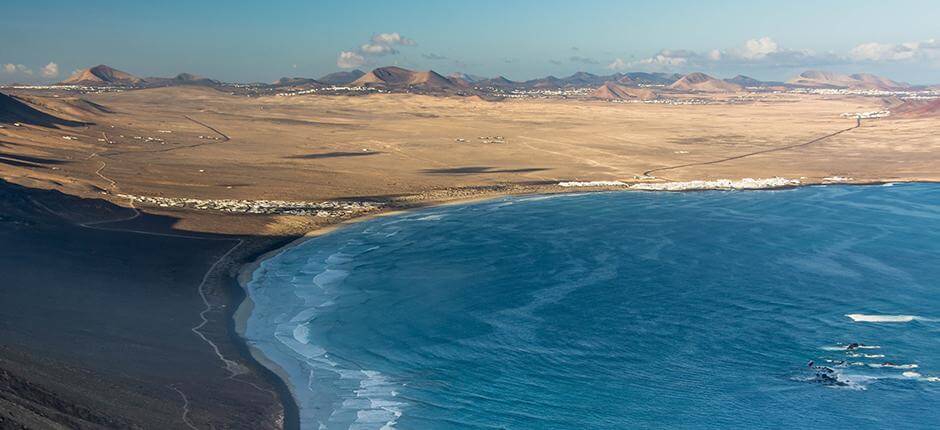 Kitesurf alla spiaggia di Famara Spot per il kitesurf a Lanzarote